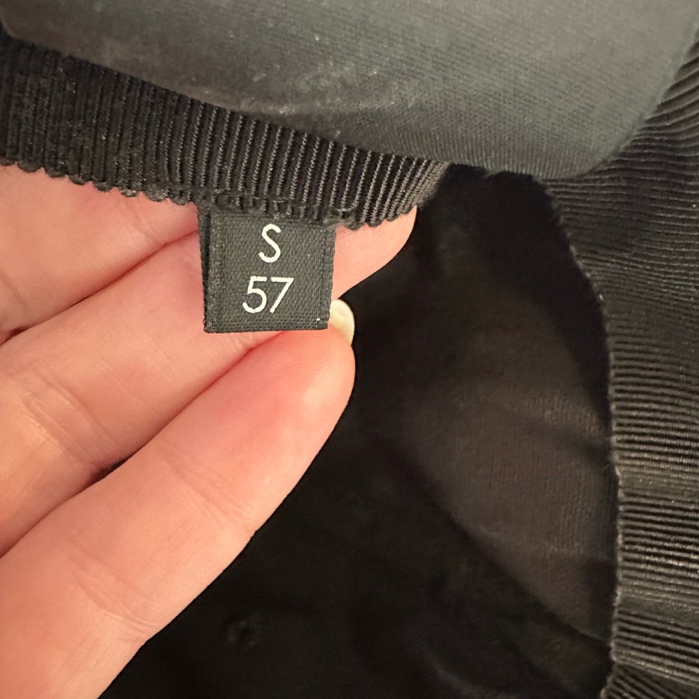 Authentic Gucci hat. Like new